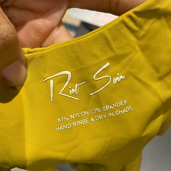 Too tiny - Picture 3 of 5